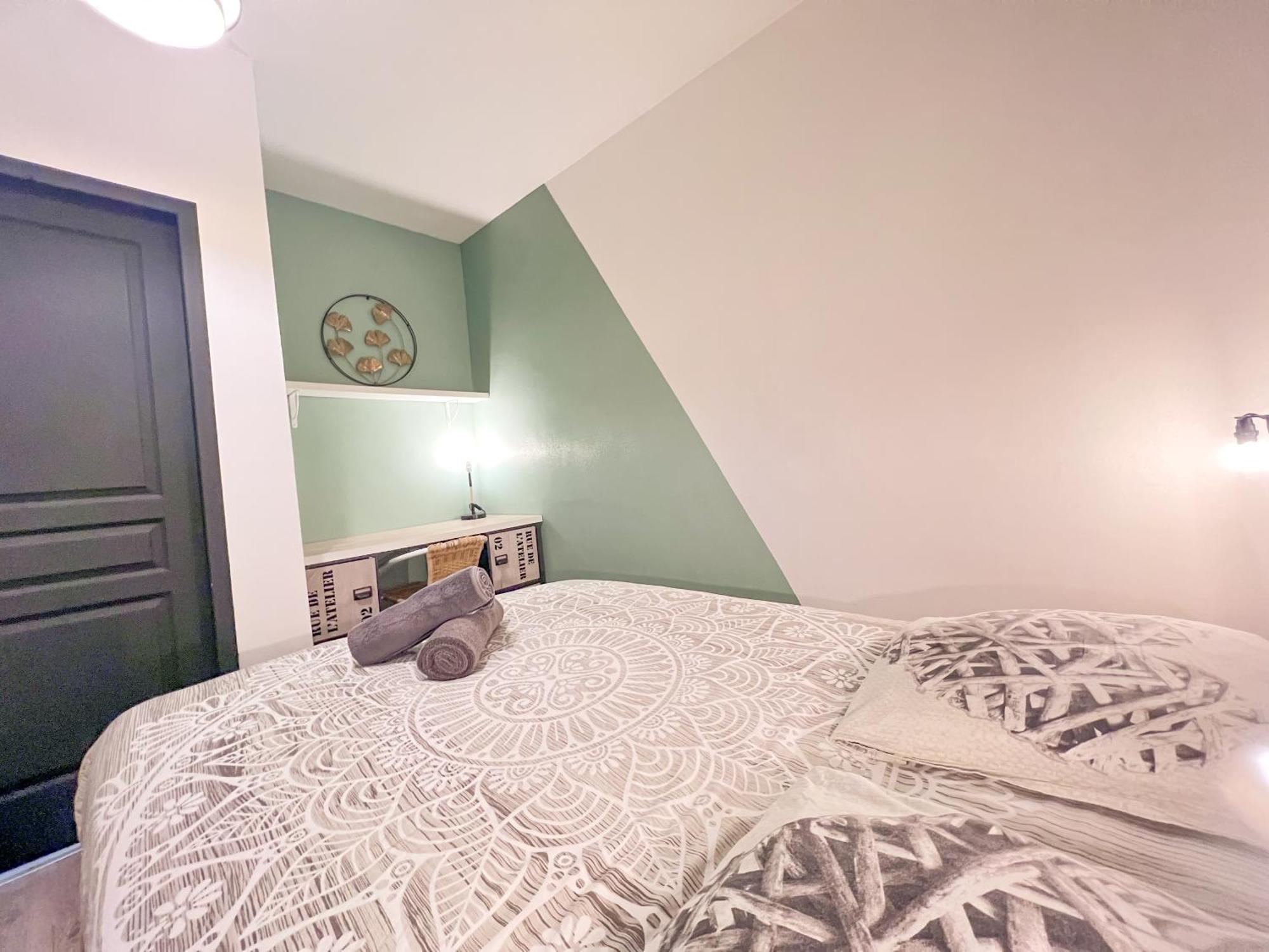 Le Montaigne - Wifi Fibre- Coeur Du Centre Ville-Property Rental Nm Périgueux Екстериор снимка