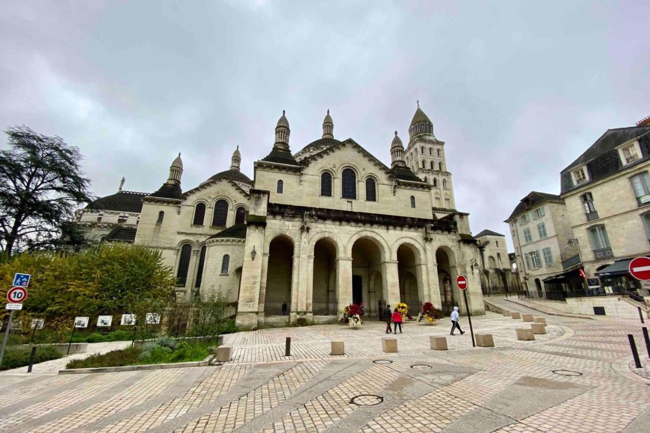 Le Montaigne - Wifi Fibre- Coeur Du Centre Ville-Property Rental Nm Périgueux Екстериор снимка
